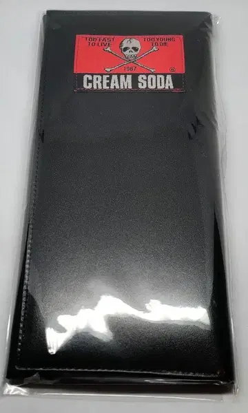 CREAM SODA 블랙 장지갑