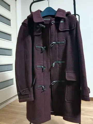 유니클로 버건디 더플 코트 후드 부착