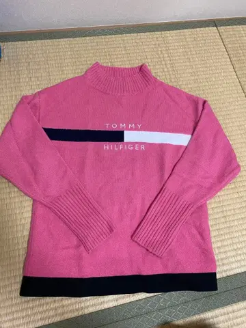 TOMMY HILFIGER 핑크 하이넥 스웨터