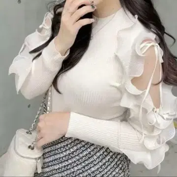 [ 새상품급 ] 프릴 슬리브 니트 풀오버 SNIDEL