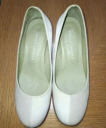 23.0cm 라보키에코노 가죽 투톤 펌프스