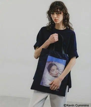 주말 한정 판매 O0u 비요크 토트백 네이비