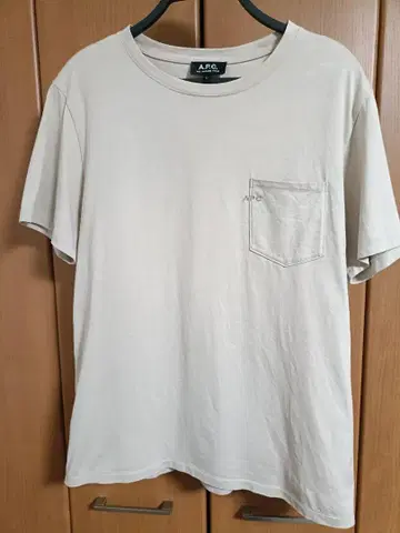 A.P.C. 베이지 티셔츠 남성용 L 사이즈