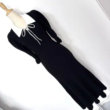LILY BROWN 릴리 브라운 컬러 리브 니트 원피스 경사