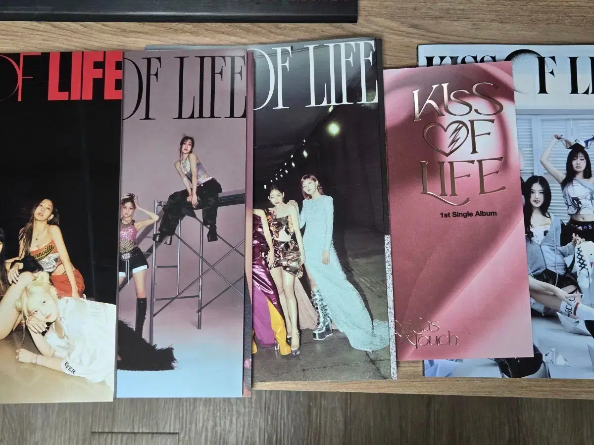 Kiss Of Life debut album, mini albums 2 & 3 + single album 1 unsealed albums