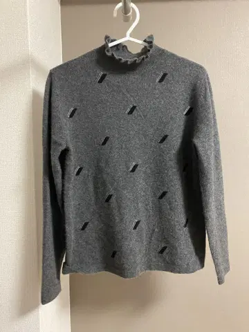 새상품급 DANAPARIS 그레이 니트 스웨터 38 캐시미어 100