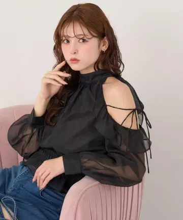 NICE CLAUP 백리본 아메리 블라우스
