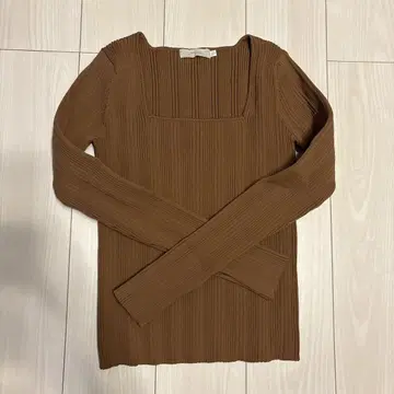 [ 새상품급 ] M_ TIGHT RIB KNIT 상의