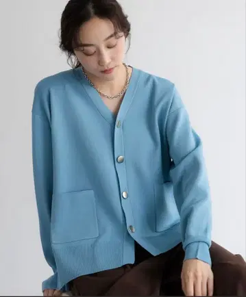 Elura 라이트 블루 오버 사이즈 니트