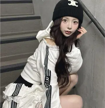 Darich 걸리시 스포티 맨투맨 세트 화이트