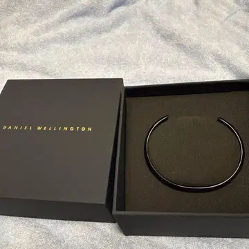 [ 새상품급 ] DANIEL WELLINGTON 실버 뱅글 팔찌