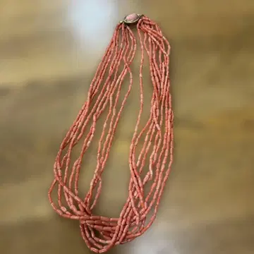 코랄 비즈 롱 목걸이