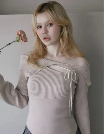 andmary Amari 리본 탑 베이지