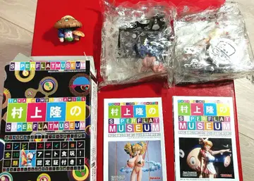 무라카미 다카시의 SUPERFLAT MUSEUM 피규어 3개 세트