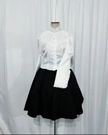 ATELIER BOZ 아틀리에보즈 레이스업 루루 블라우스