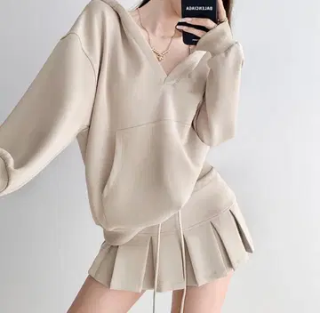 Lavissy 오버 사이즈 후디 & 미니 플리츠 스커트 셋업