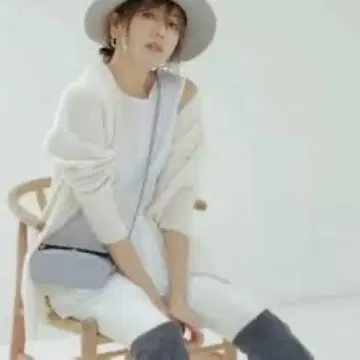 JUSGLITTY (저스길리티) 수플레 니트 가디건 (오프화이트)