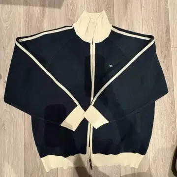 MN.L 니트 소재 가디건 상의