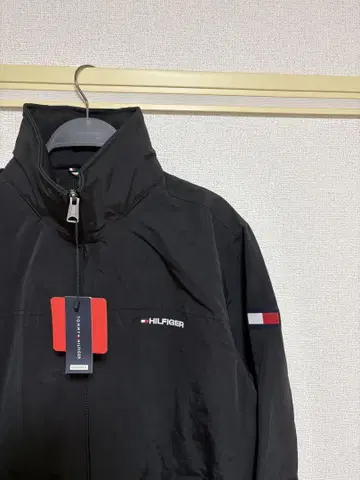 TOMMY HILFIGER 블랙 자켓