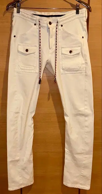 리 화이트 슬림핏