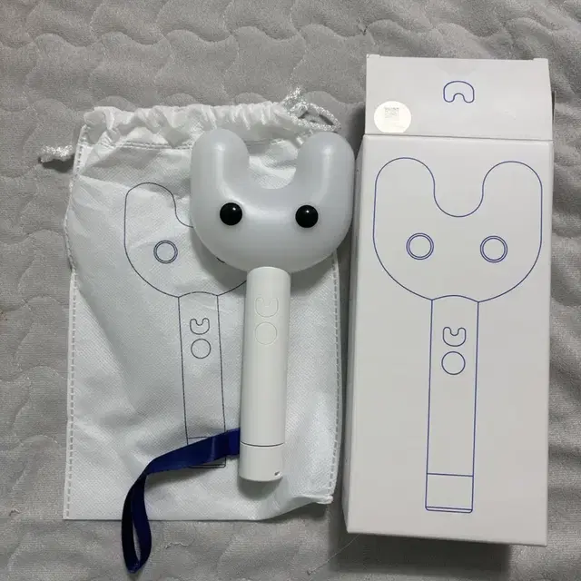 뉴진스 응원봉 빙키봉과 뉴진스 버니니 인형 판매합니다.