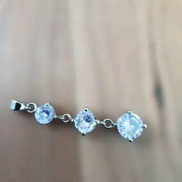 자수정 목걸이 탑