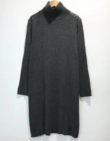 허니콤 모드 가죽 절개 하이넥 긴팔 니트 원피스