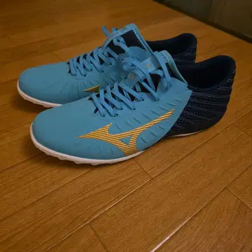 새상품 Mizuno 풋살화 27.5cm