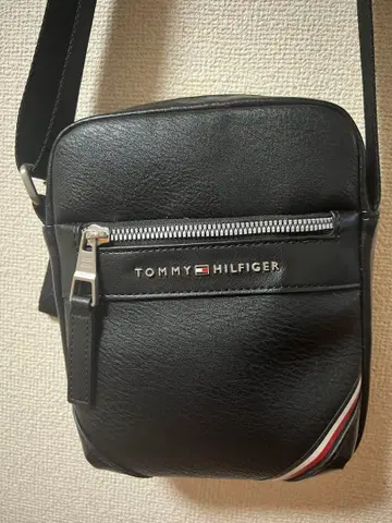 TOMMY HILFIGER 블랙 숄더백