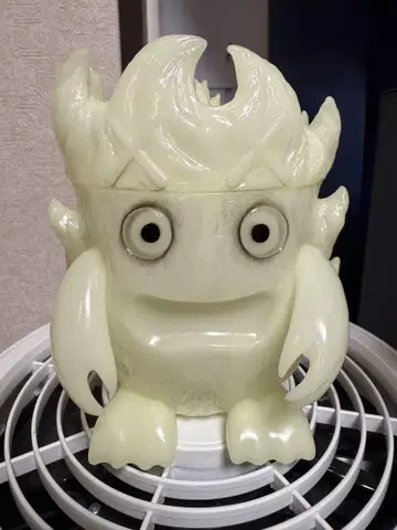 소프트 비닐 화염수 몬스터 캐릭터 피규어 크림색