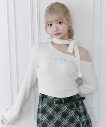 올리브 데 올리브 큐빅 로고 리본 티셔츠