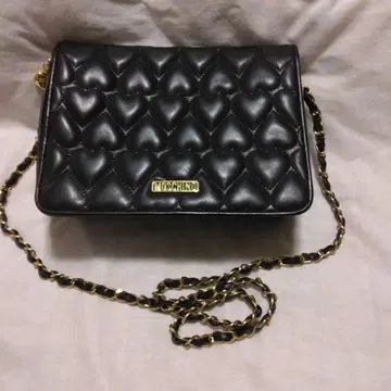 MOSCHINO 체인 숄더백 블랙 하트 퀼팅