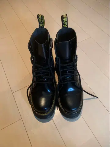 닥터마틴 JADON 통굽 8홀 부츠