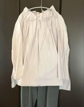 로와지르 LOISIR 턱 블라우스 핑크색