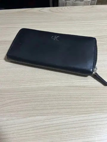 Calvin Klein 블랙 장지갑 천연 가죽