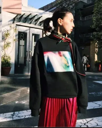 SPRING NIGHT SWEAT TOP BLACK