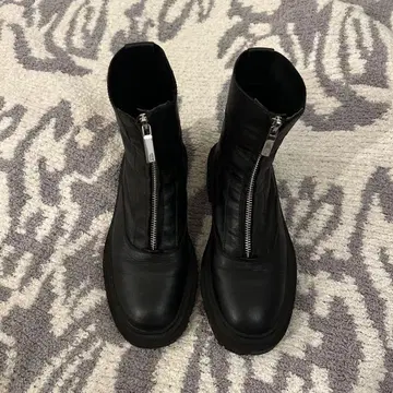 ZARA 리얼 가죽 프론트 지퍼 부츠 EU36
