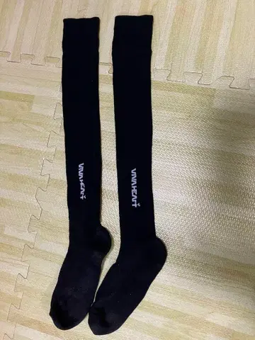 여성용 VIVA HEART 블랙 니하이 삭스