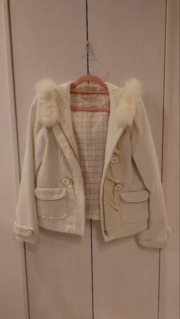 LODISPOTTO 화이트 더플 코트 원피스 덤 포함