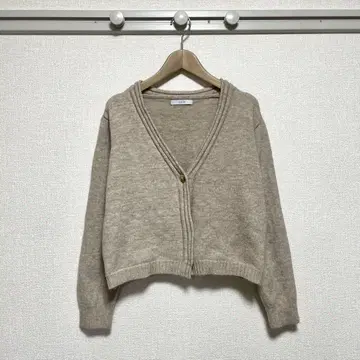 [ 새상품급 ] calin(카란) 숏 기장 가디건 V넥 가디건