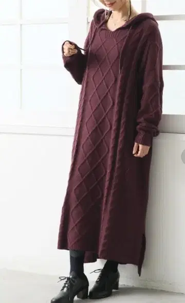 새상품급 소말리아 이매지네이션 케이블 짜임 롱 니트 원피스 보르도