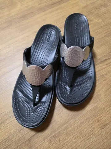 Crocs 듀얼 컴포트 블랙 샌들 W 9