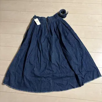 스트로베리 필드 데님 플레어 스커트 미사용품