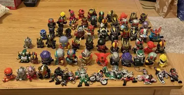 가면라이더 손가락 인형 묶음 판매 세트 스트랩 등도 있음