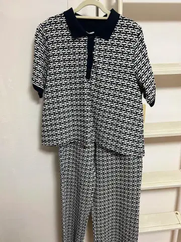 미사용 택 포함 ZARA 네이비와 화이트 팬츠 셋업