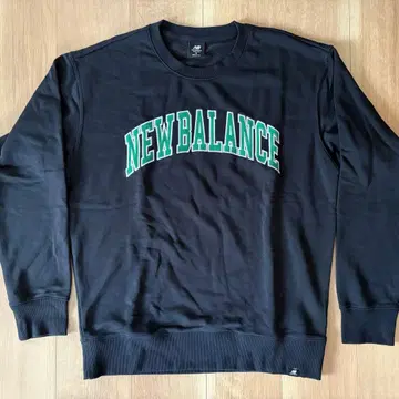 [ 미사용 새상품 ] New Balance 칼리지 로고 맨투맨