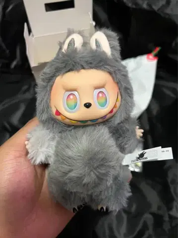 LABUBU 빅 인투 에너지 시크릿 블랙