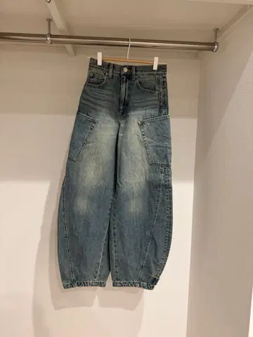 MOUSSY 새상품! 라이트 블루 커브 팬츠