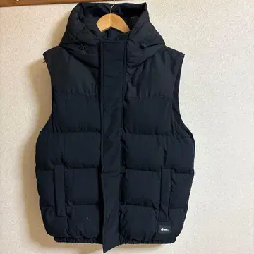 dnwr. 블랙 다운 베스트 후드 부착 ZARA 자라