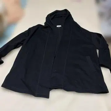 CHIC STYLE 후드 부착 블랙 자켓 8L